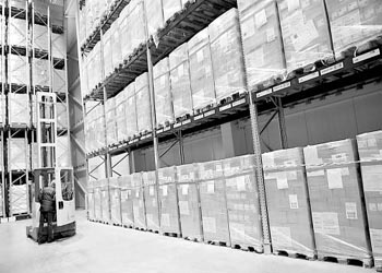 德国诺伊斯冷藏库，大量疑似含有马肉的食物遭封存。